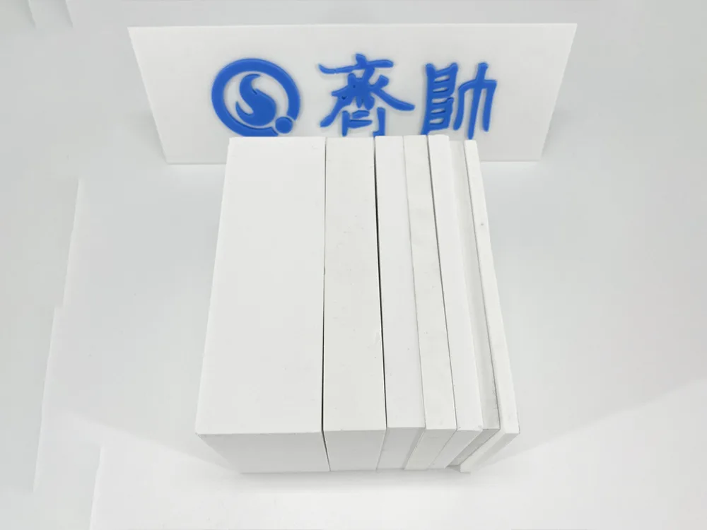 Quae materia est lamina ceramica alumina?